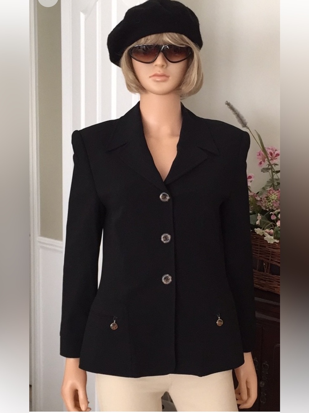Escada Laurel Division Black Wool Blazer Faux Tiger Eye Buttons Size 6